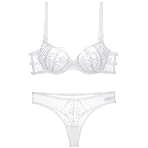 Frostbite Bra & Panty Set - White 38/85D - Picture 1 of 7